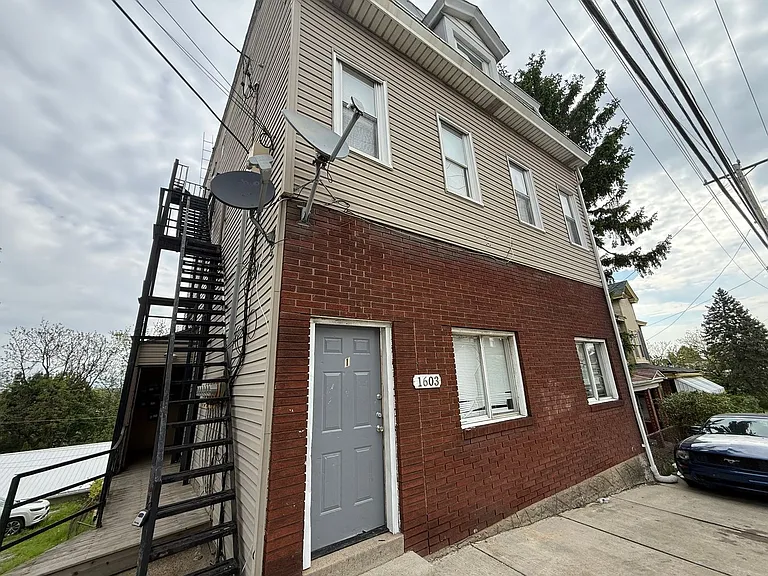 1603 Arlington Avenue — Photo 7