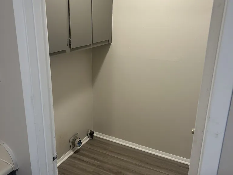 104C Village Ln — Photo 8