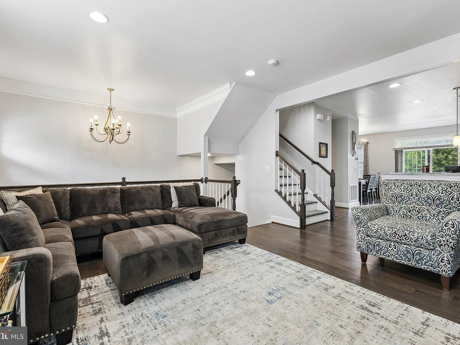 3 bed, 3.5 bath, 2398 sqft, $3,300 — Photo 3