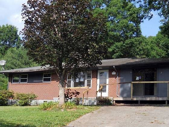 2nd image of 3562 Daniels Creek Rd