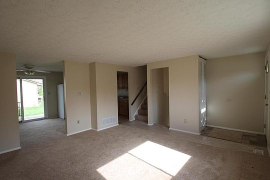 3rd image of 1389 Hanson St