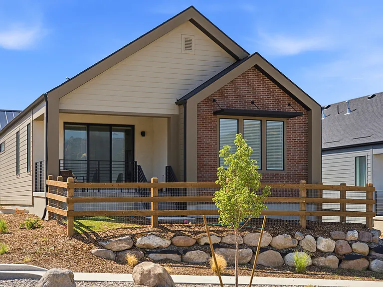 459 E Rimrock Ln — Photo 21