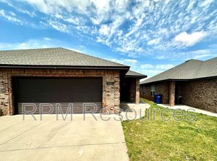 141 Bison Court Way, Mustang, OK 73064