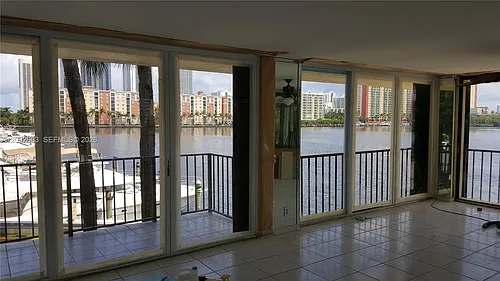 290 174th St Photo 1