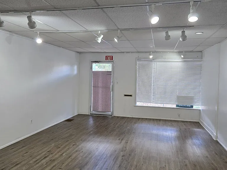 1112 Main St #1 — Photo 7
