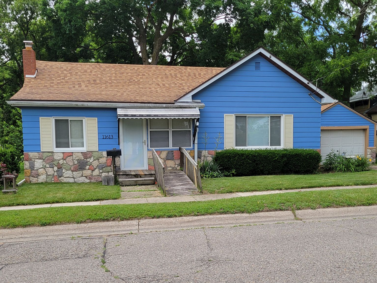 11613 Church St, Mount Morris, MI 48458 | Zillow