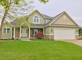 5472 Earliglow Ln, Haslett, MI 48840