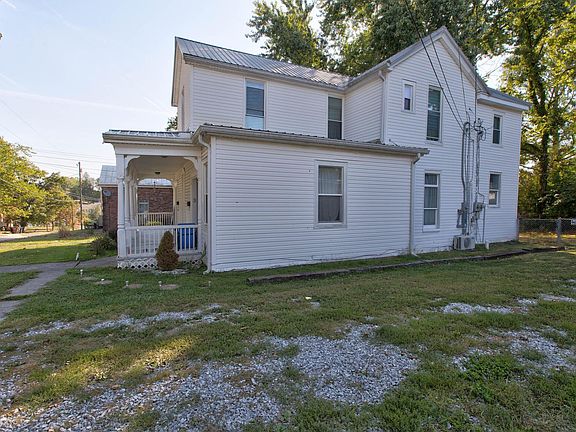 5th image of 112 Clay St