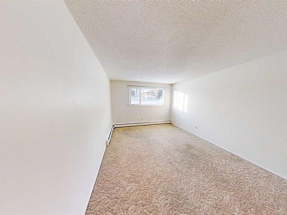 5th image of 9656 Hillcrest Dr #105