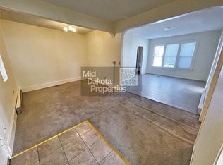 1004 E 4th Ave #1, Mitchell, SD 57301
