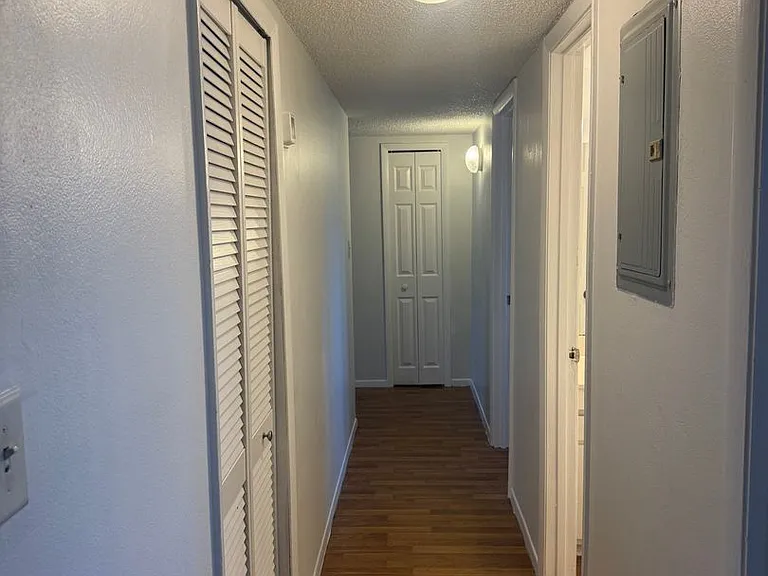 861 Sky Lake Cir #C — Photo 18