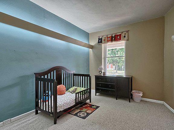 3rd image of 3667 Liermann Ave