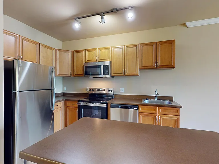 Signal Hill Apartment Homes — Photo 63