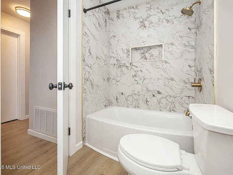 106 Booth Cir — Photo 26