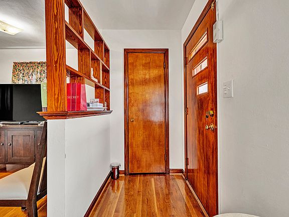 4th image of 2601 Hebert St NW