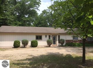 833 Parsons Rd, Traverse City, MI 49686