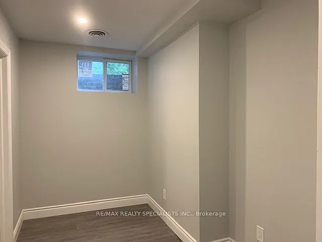 378 Torrance St #BASEMENT — Photo 8
