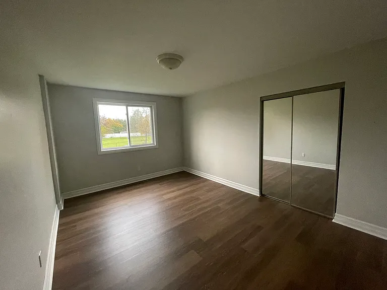 280 Watson Ave — Photo 6
