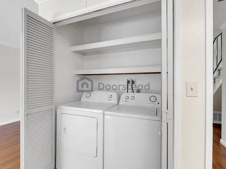 58 Fountainhead Ct — Photo 22
