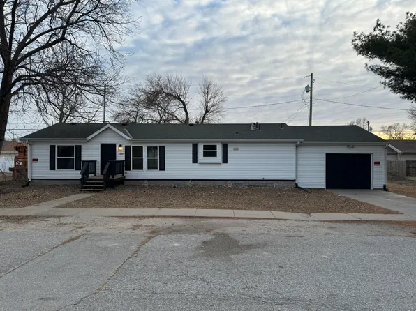 1317 Hiatt St, Carter Lake, IA 51510