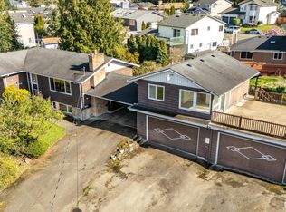 1215 S 234th Pl, Des Moines, WA 98198