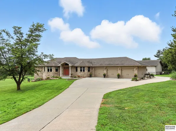 106 N How Ave, Murray, NE 68409
