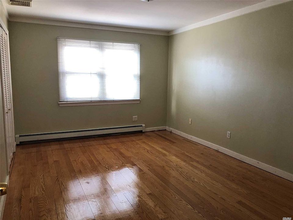 2nd image of 14366 Franklin Ave