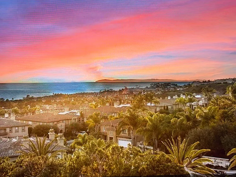 Sunset views, Catalina in the distance, 270 degrees panoramic views from balcony