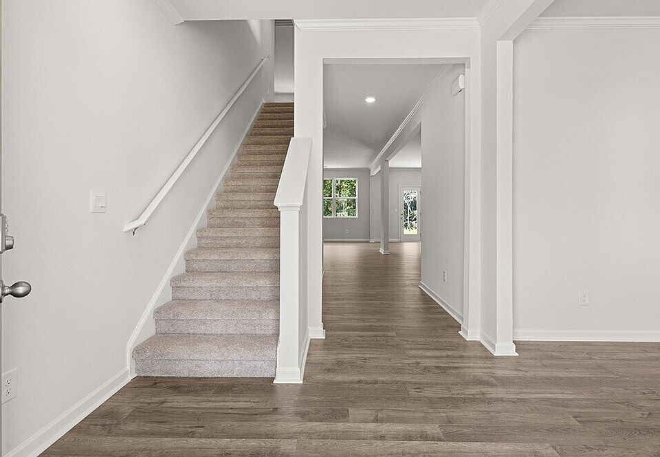 1st image of 41 Capital Ct