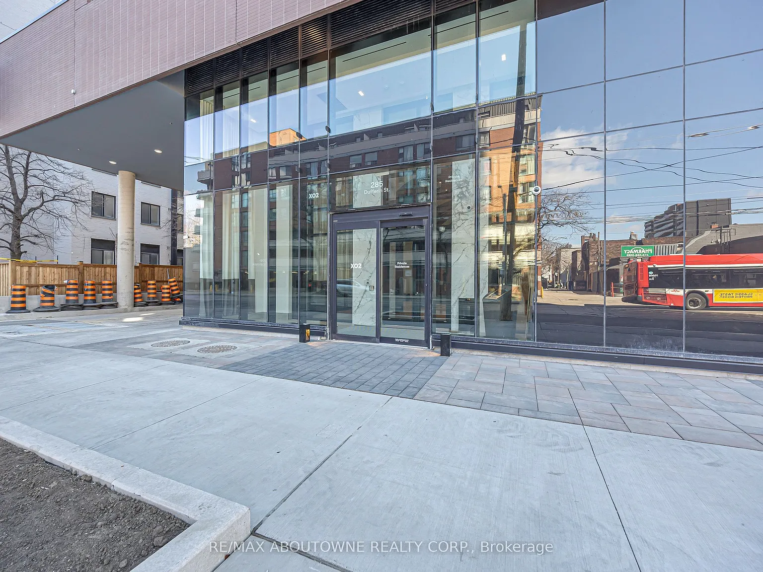 2 bed, $2,100 — Photo 2