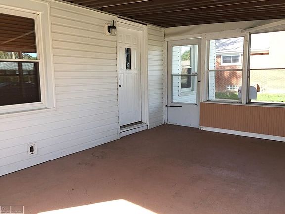 3rd image of 30119 Gloria St