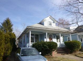 17 Lindy Ave, Providence, RI 02908