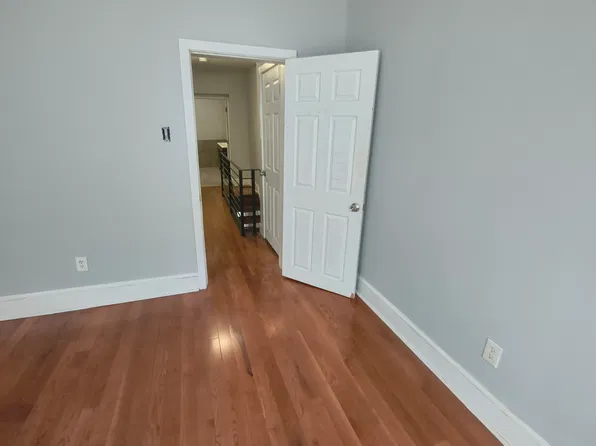 2113 Mountain St, Philadelphia, PA 19145