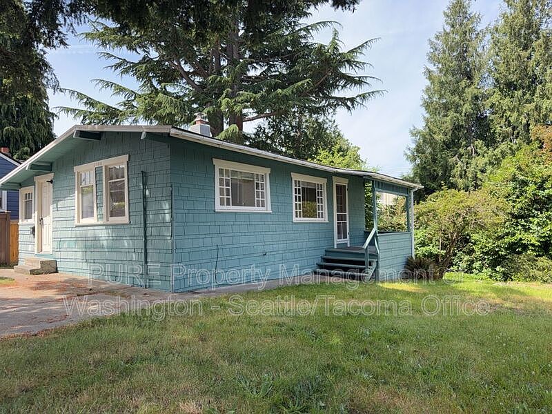 1st image of 2106 42nd Ave SW