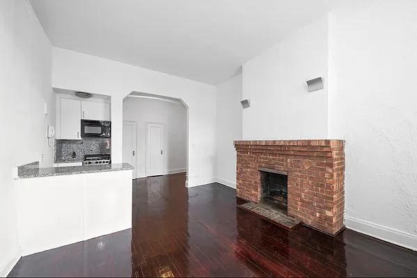 Rented by Compass | media 9