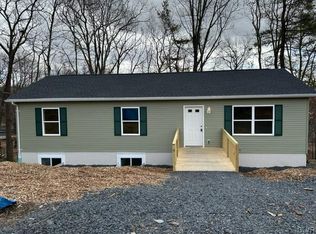 1115 Yorkshire Ln, Bushkill, PA 18324