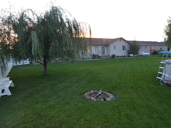 2nd image of 2908 N Azure Dr