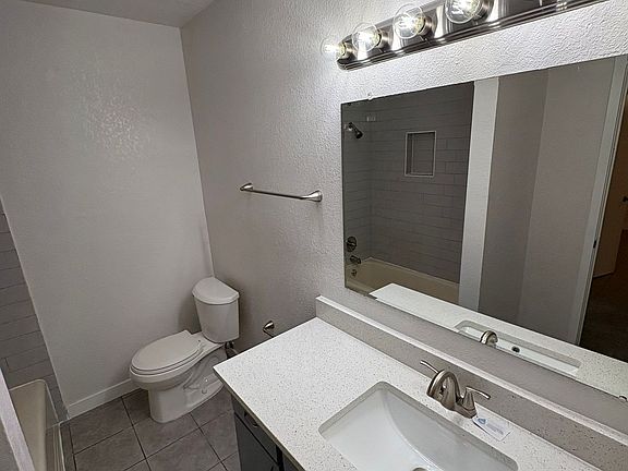2nd image of 411 Elaine Pl