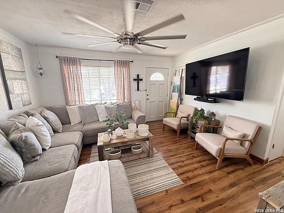 5th image of 1010 Larisa Circle