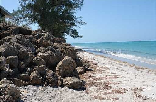 5th image of 4075 Pelican Shores Cir