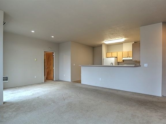 4th image of 22855 E Country Vista Dr Unit 506