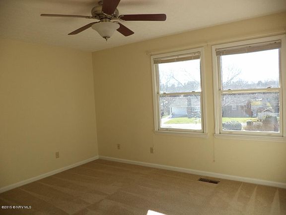 5th image of 940 N High St