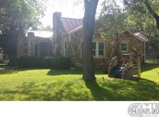 408 W 2nd St, Lampasas, TX 76550