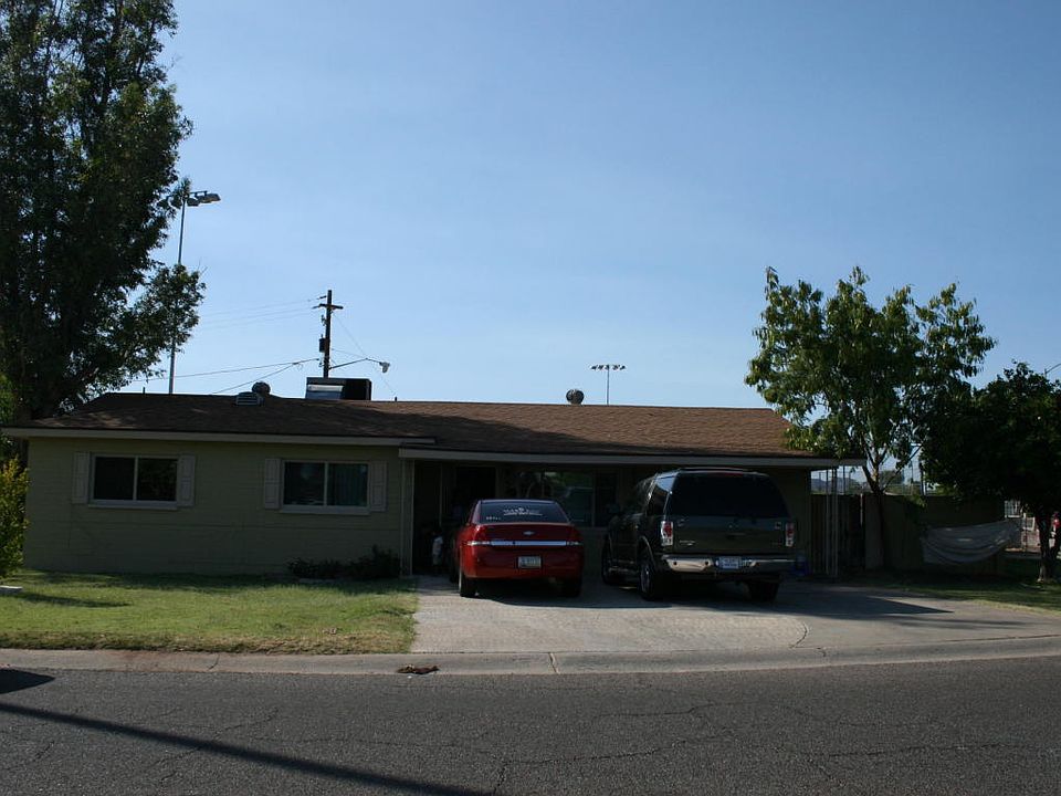 2nd image of 3642 E Palm Ln