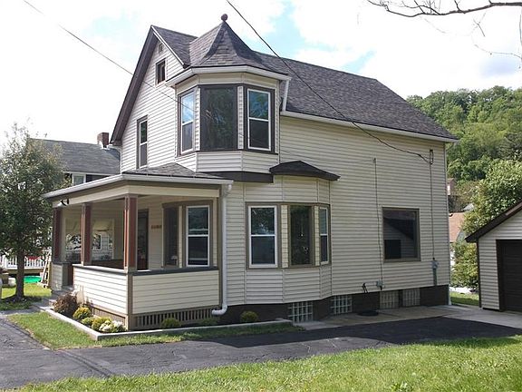 2nd image of 211 Allison St