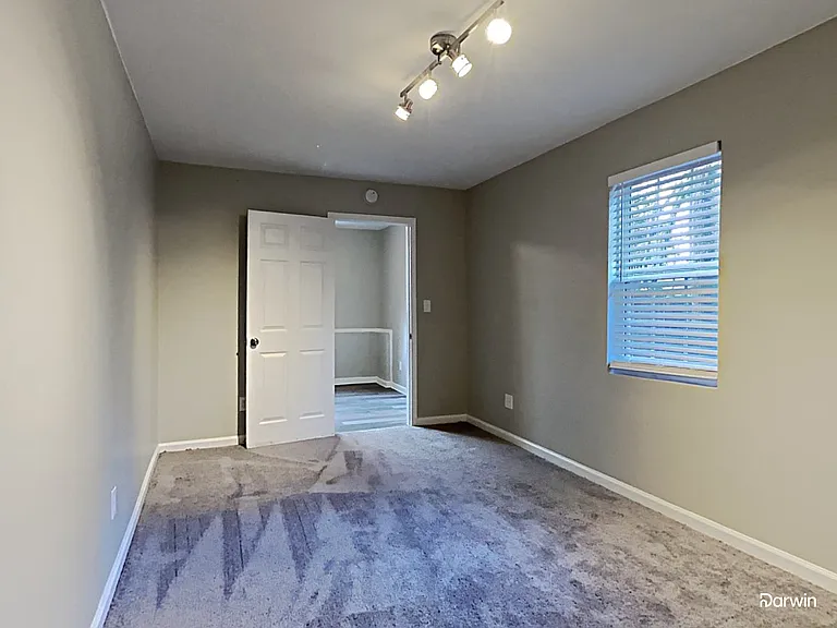 2600 Poplar Ln — Photo 12