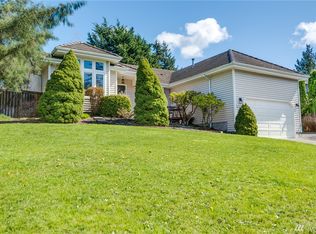 517 Southcott Ln, Steilacoom, WA 98388