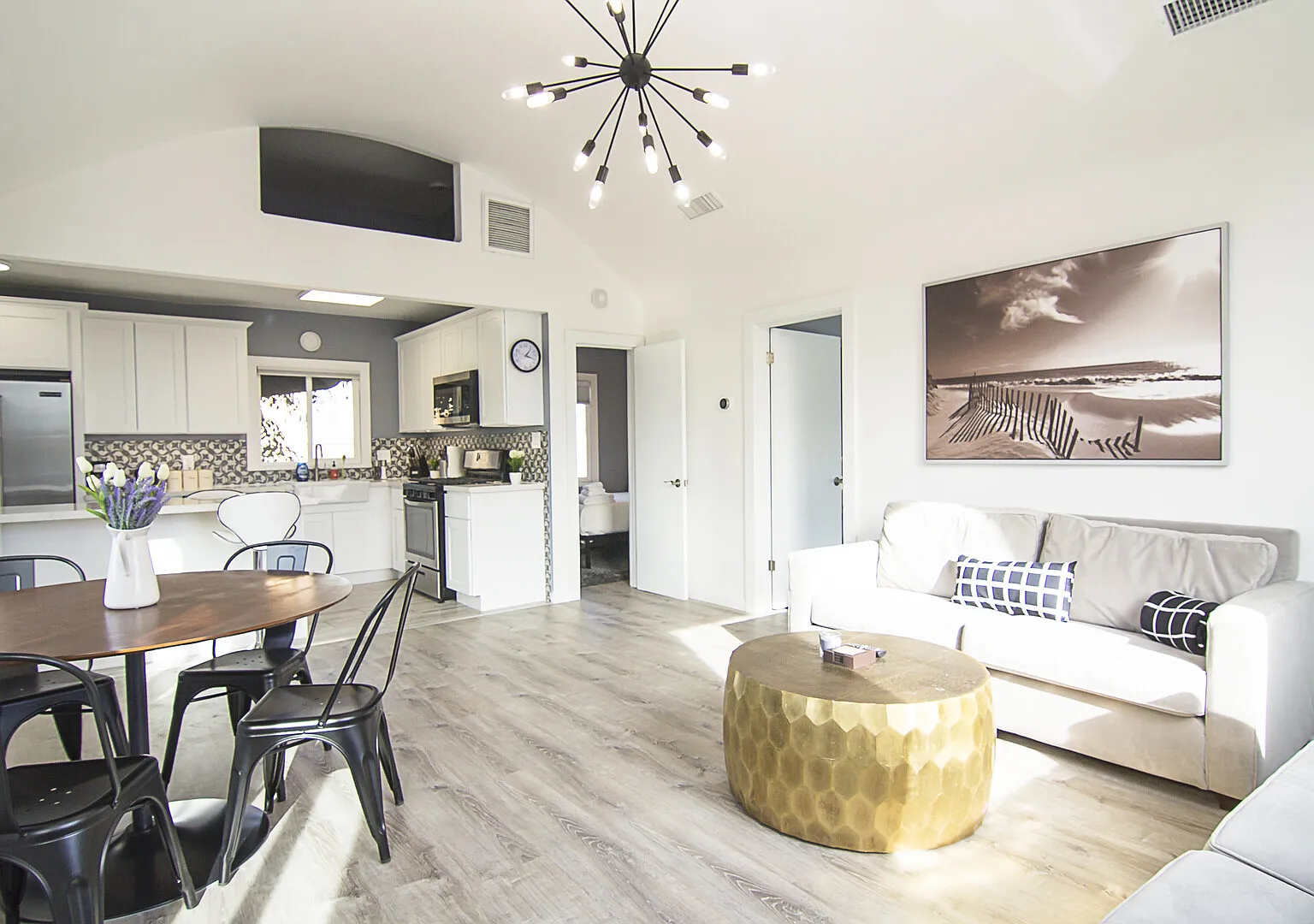 Penthouse One @ World Artists Living — Photo 2