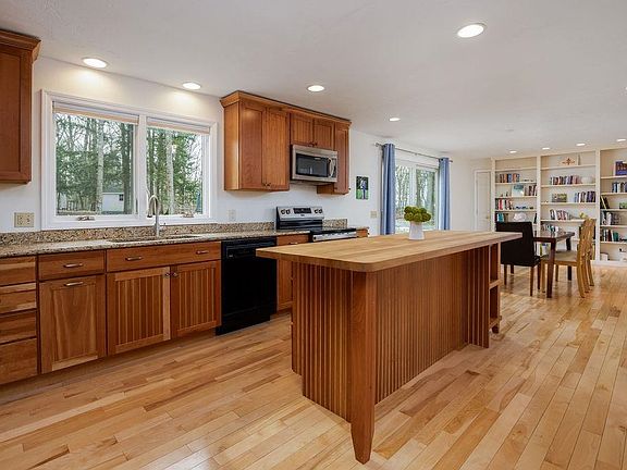 5th image of 66 Oak Ridge Road