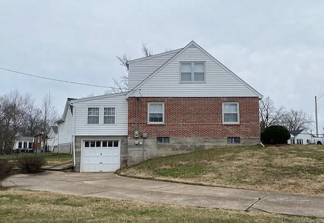 Another side view of house at 10 West Way Drive